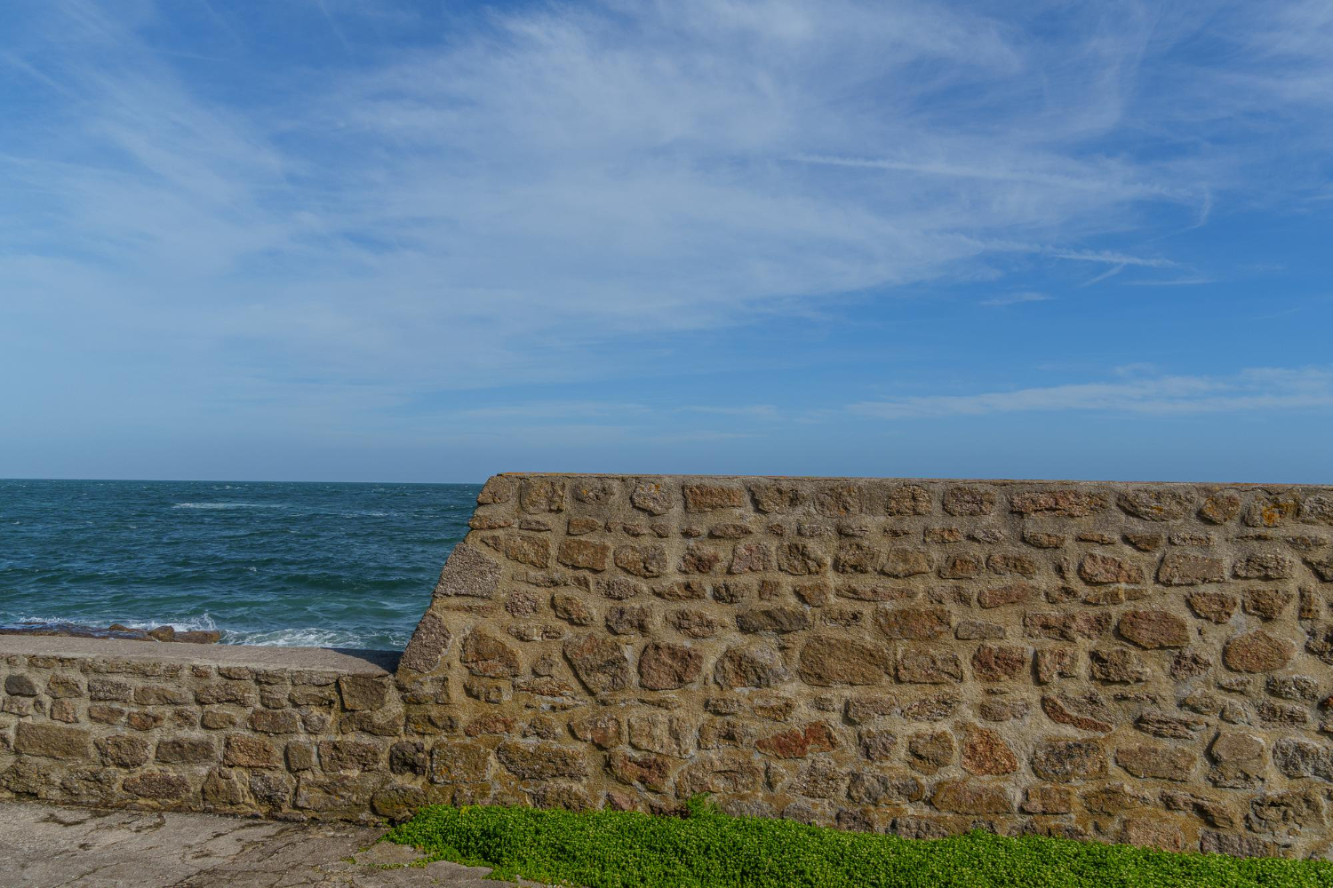 Limestone retaining wall on a coastal Perth block